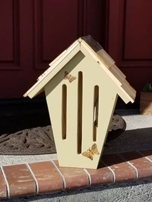 Beaver Rustic Wood Works Artisan hand crafted bird house - proceeds to RedWood Empire Food Bank